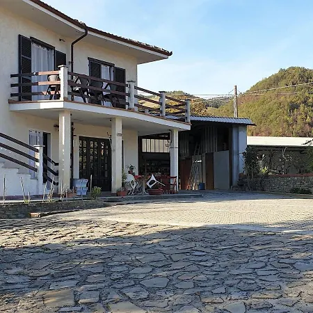 With Garden Ferienhaus