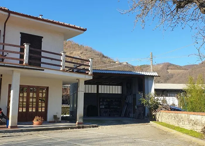 With Garden Holiday home Vesime