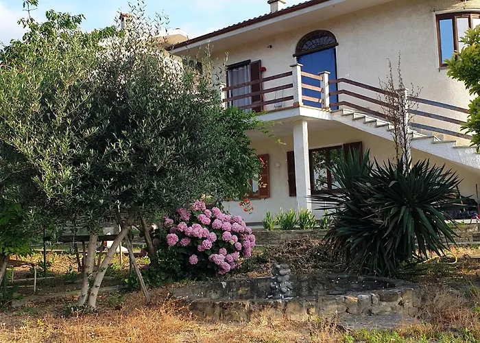 Holiday home With Garden *